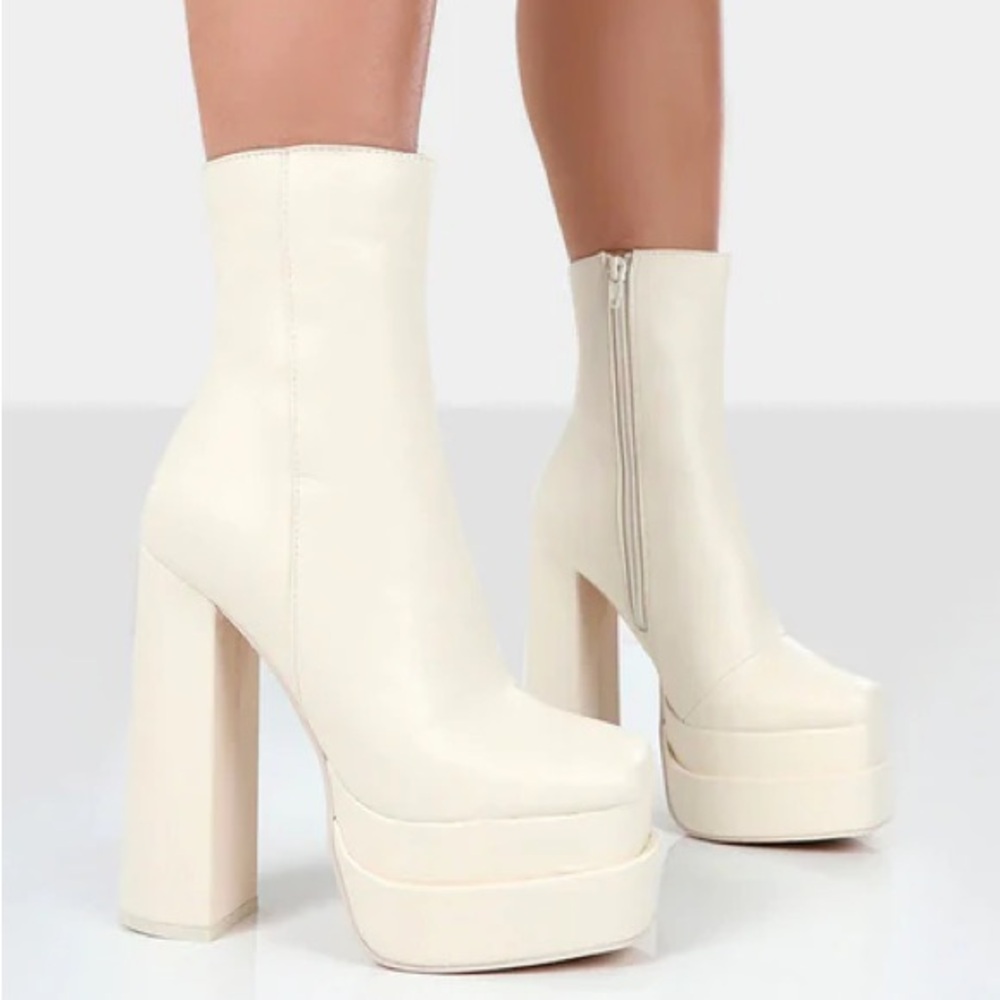 Chic Cream Platform Ankle Boots